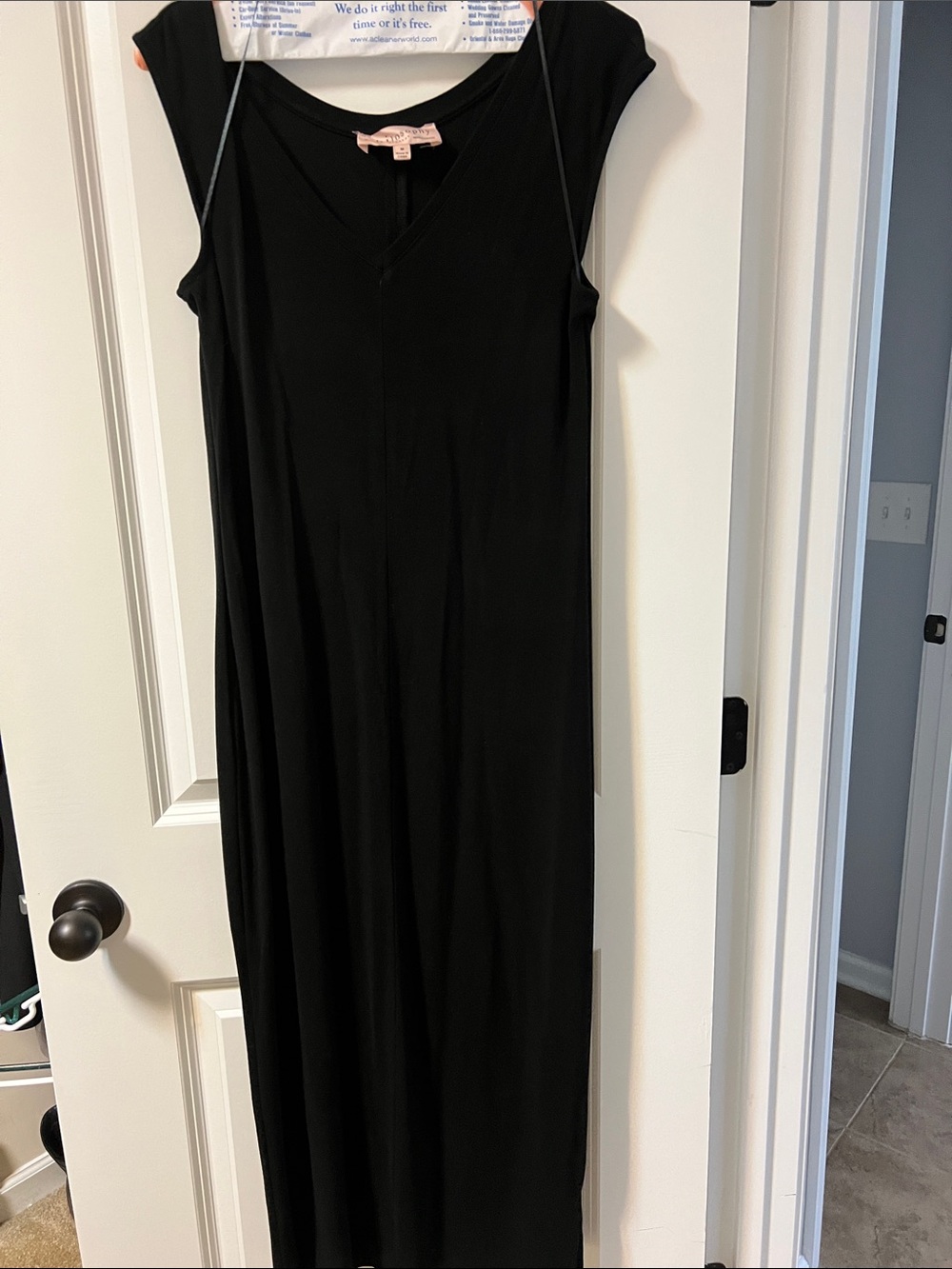 Philosophy Black Cap-Sleeve V-Neck Maxi Dress